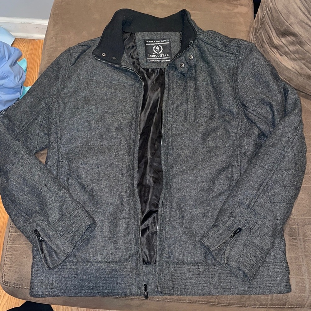 Men’s dark grey coat